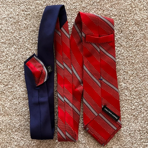 Saks Fifth Avenue Other - Saks Fifth Avenue 100% Silk Red White Striped Tie